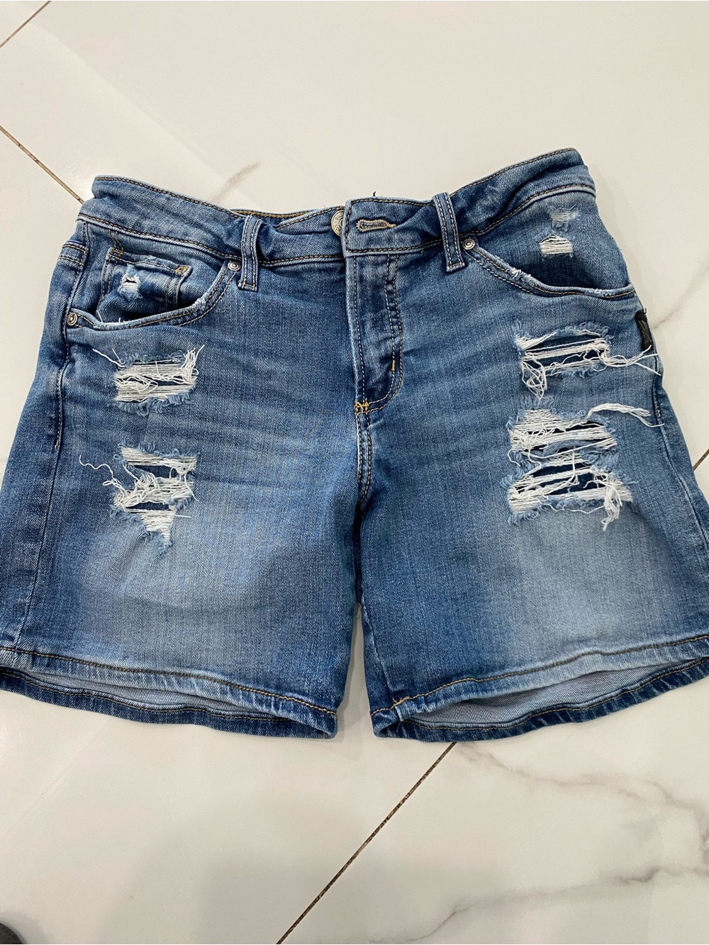 Women’s Silver Jeans Distressed Blue Denim Jean Shorts